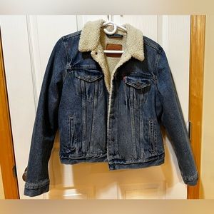 Levi’s shearling trucker jacket ladies large